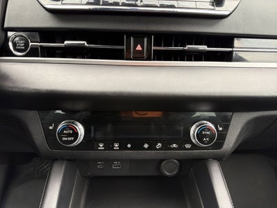 2023 Mitsubishi Outlander SE Black Edition