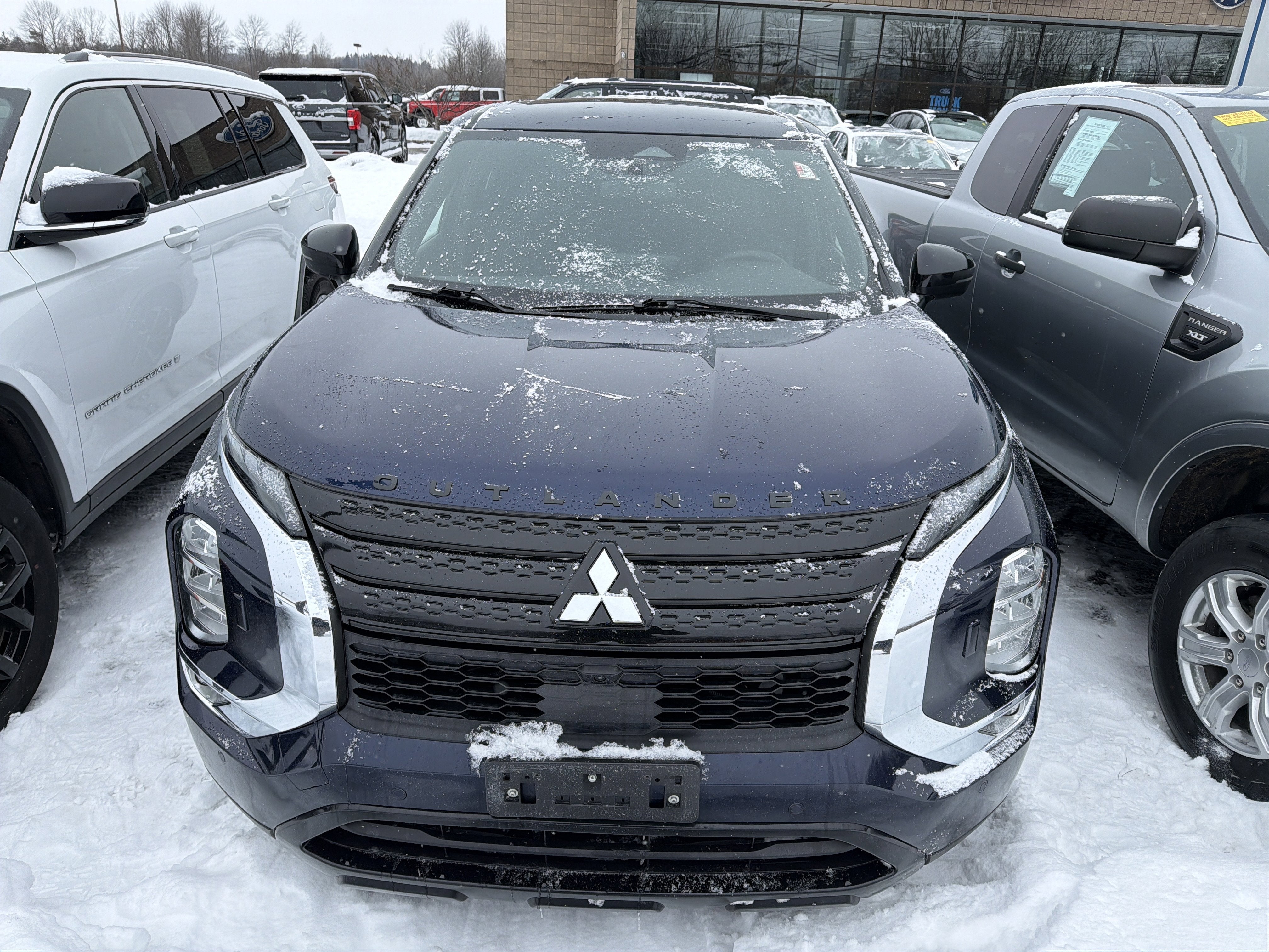 2023 Mitsubishi Outlander SE Black Edition